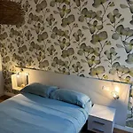 Florence Tropical Suite