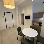 Florence Tropical Suite