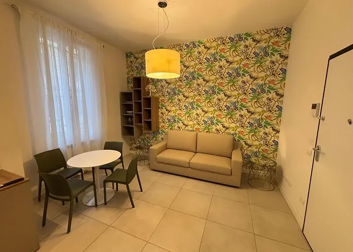 Florence Tropical Suite
