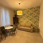 Florence Tropical Suite